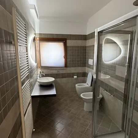 085 Luxury Apartment