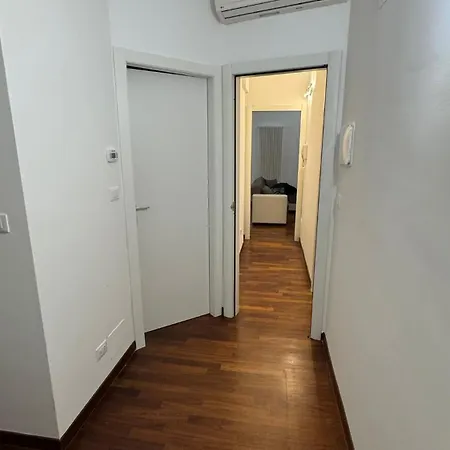 085 Luxury Apartment