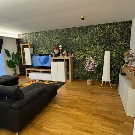 085 Luxury Apartment