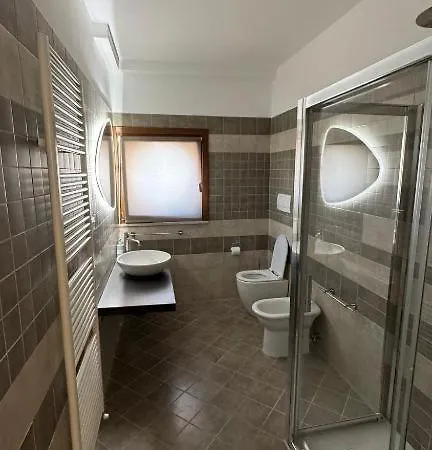 085 Luxury Apartment *